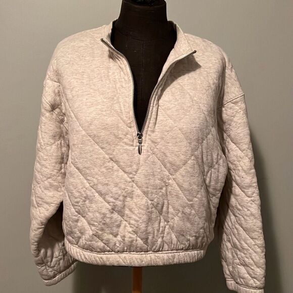 Old Navy Women's Light Cream/Gray Quilted Half Zip Pullover Sweater - Picture 2 of 8